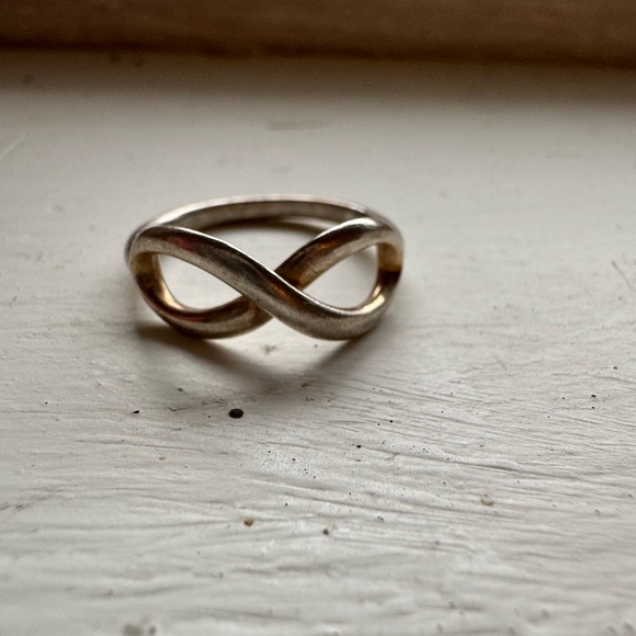 Tiffany & Co. Infinity Ring sz 6.5 - Picture 1 of 5